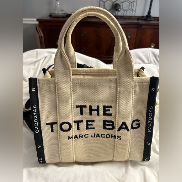 Marc Jacob’s Canvas Tote Bag - Picture 1 of 4
